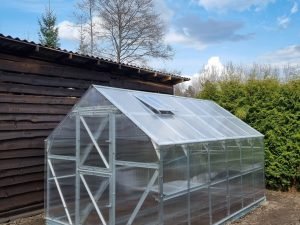 Polikarbonatinis šiltnamis Gaspadinė surinkimas