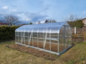 Lietuviškas šiltnamis klėtis