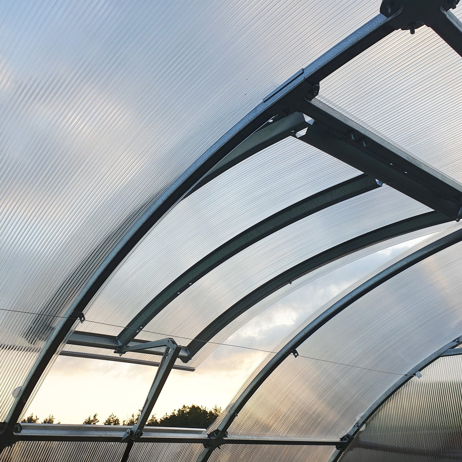 Tube-stoglangis-scaled-1.jpg – Smart Five, MB Tube-stoglangis